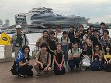 神奈川大学留学生　マリーンシャトルで港の景色に感動！